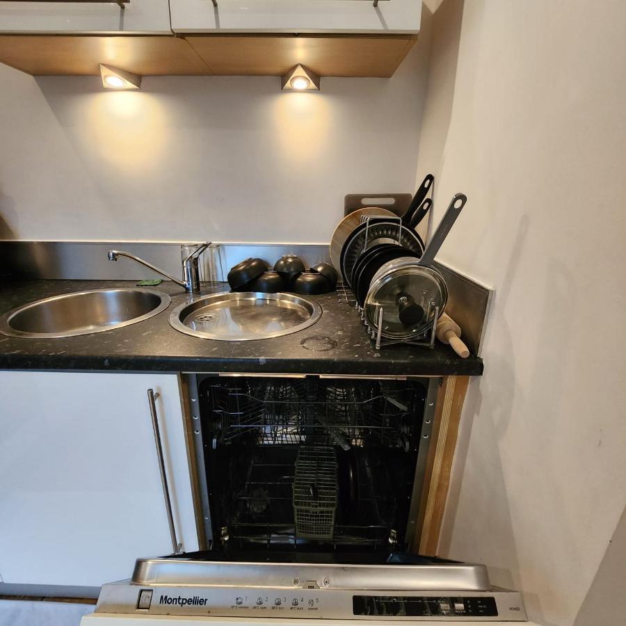 Shared Apartment - Walking From Leeds City Center المظهر الخارجي الصورة