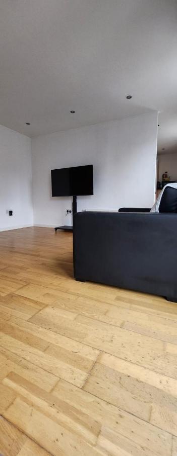 Shared Apartment - Walking From Leeds City Center المظهر الخارجي الصورة