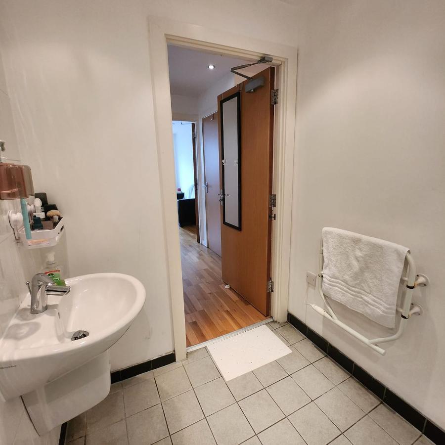 Shared Apartment - Walking From Leeds City Center المظهر الخارجي الصورة